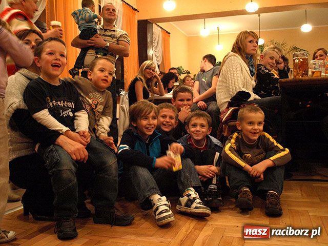 Zdjęcie w galerii na portalu naszraciborz.pl: Cyganki podbiły Roszków wiadomości z regionu