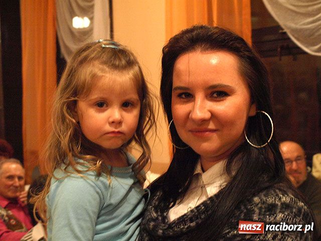 Zdjęcie w galerii na portalu naszraciborz.pl: Cyganki podbiły Roszków wiadomości z regionu