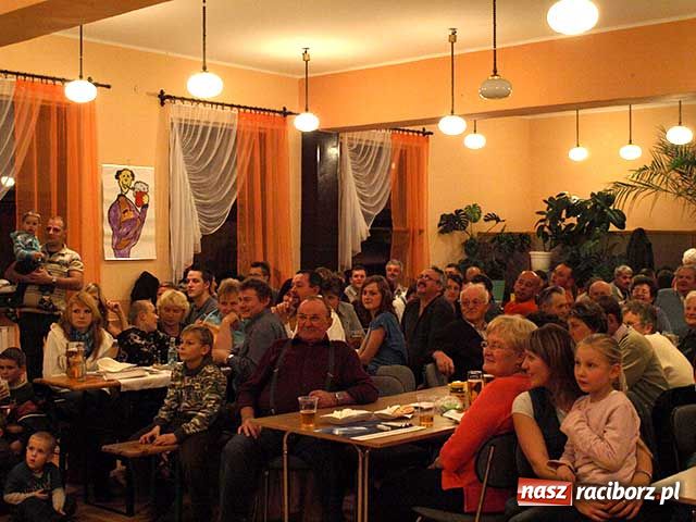 Zdjęcie w galerii na portalu naszraciborz.pl: Cyganki podbiły Roszków wiadomości z regionu