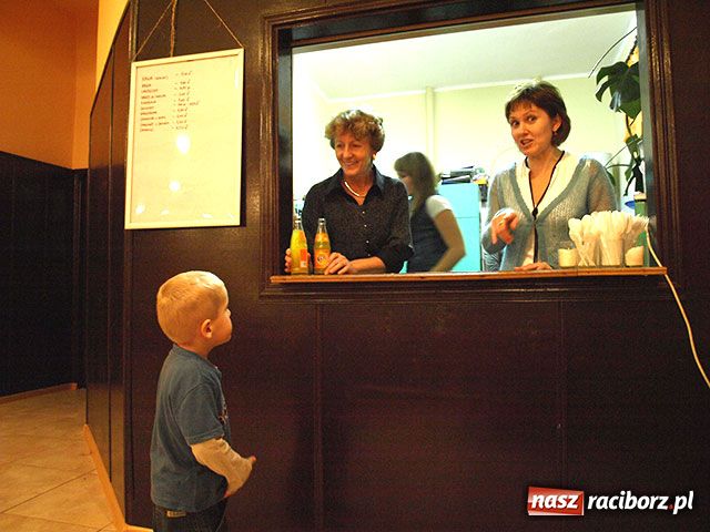 Zdjęcie w galerii na portalu naszraciborz.pl: Cyganki podbiły Roszków wiadomości z regionu