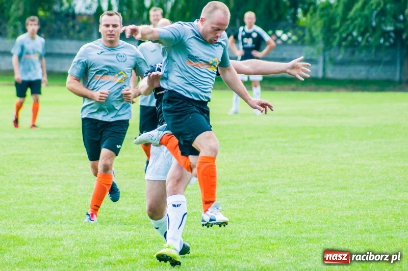 Zdjęcie w galerii na portalu naszraciborz.pl: Walka o puchar sołtysa, czyli festyn rodzinny w Tworkowie wiadomości z regionu