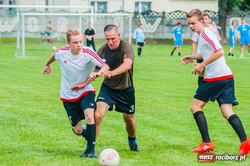 Zdjęcie w galerii na portalu naszraciborz.pl: Walka o puchar sołtysa, czyli festyn rodzinny w Tworkowie wiadomości z regionu