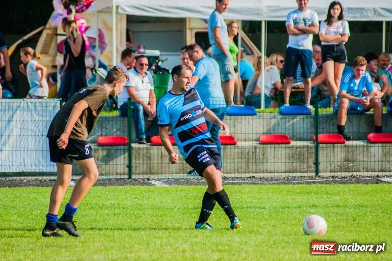 Zdjęcie w galerii na portalu naszraciborz.pl: Walka o puchar sołtysa, czyli festyn rodzinny w Tworkowie wiadomości z regionu