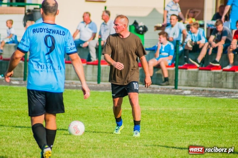 Zdjęcie w galerii na portalu naszraciborz.pl: Walka o puchar sołtysa, czyli festyn rodzinny w Tworkowie wiadomości z regionu