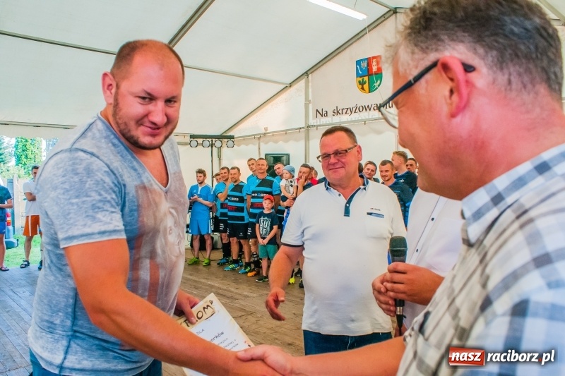 Zdjęcie w galerii na portalu naszraciborz.pl: Walka o puchar sołtysa, czyli festyn rodzinny w Tworkowie wiadomości z regionu