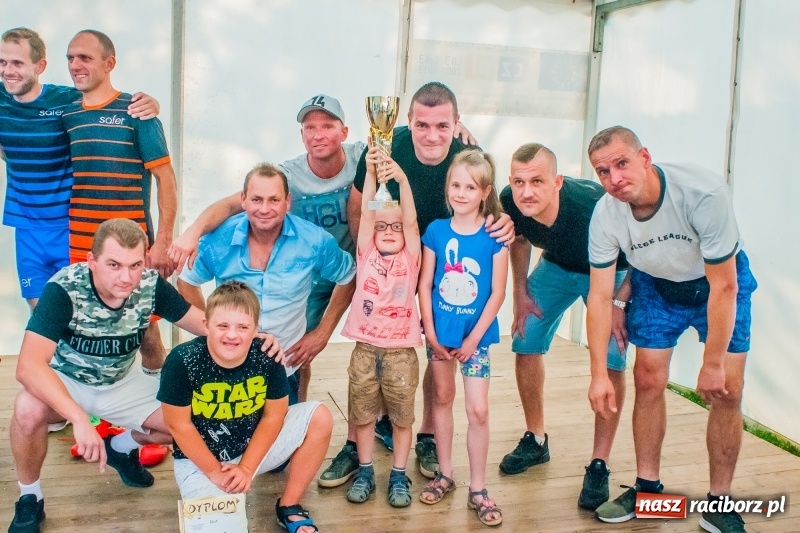 Zdjęcie w galerii na portalu naszraciborz.pl: Walka o puchar sołtysa, czyli festyn rodzinny w Tworkowie wiadomości z regionu