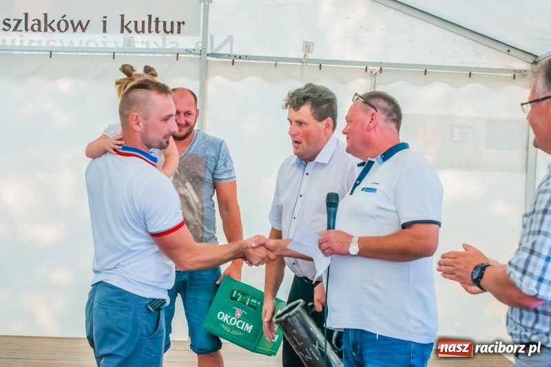 Zdjęcie w galerii na portalu naszraciborz.pl: Walka o puchar sołtysa, czyli festyn rodzinny w Tworkowie wiadomości z regionu