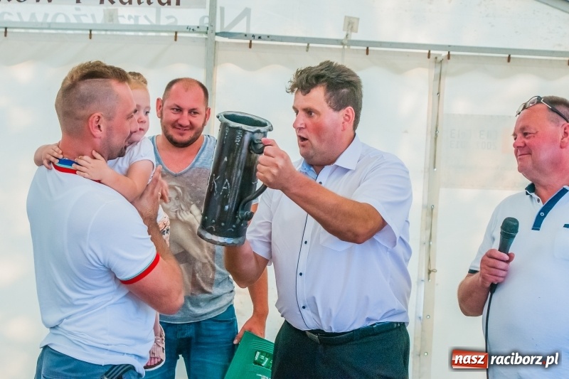 Zdjęcie w galerii na portalu naszraciborz.pl: Walka o puchar sołtysa, czyli festyn rodzinny w Tworkowie wiadomości z regionu
