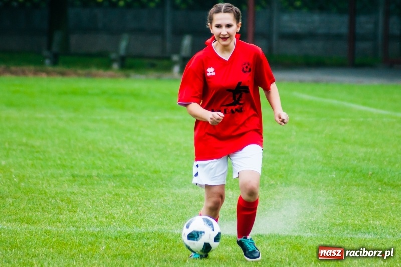 Zdjęcie w galerii na portalu naszraciborz.pl: Mamusie kontra Mamy. Drugi dzień festynu rodzinnego w Tworkowie wiadomości z regionu