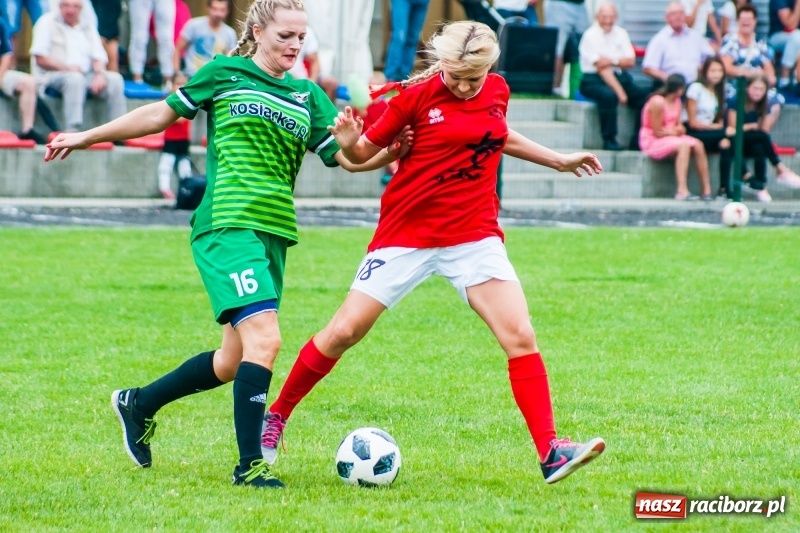 Zdjęcie w galerii na portalu naszraciborz.pl: Mamusie kontra Mamy. Drugi dzień festynu rodzinnego w Tworkowie wiadomości z regionu