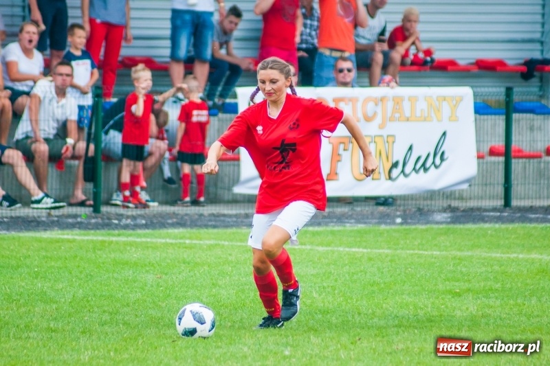 Zdjęcie w galerii na portalu naszraciborz.pl: Mamusie kontra Mamy. Drugi dzień festynu rodzinnego w Tworkowie wiadomości z regionu