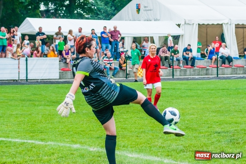 Zdjęcie w galerii na portalu naszraciborz.pl: Mamusie kontra Mamy. Drugi dzień festynu rodzinnego w Tworkowie wiadomości z regionu