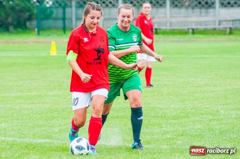 Zdjęcie w galerii na portalu naszraciborz.pl: Mamusie kontra Mamy. Drugi dzień festynu rodzinnego w Tworkowie wiadomości z regionu