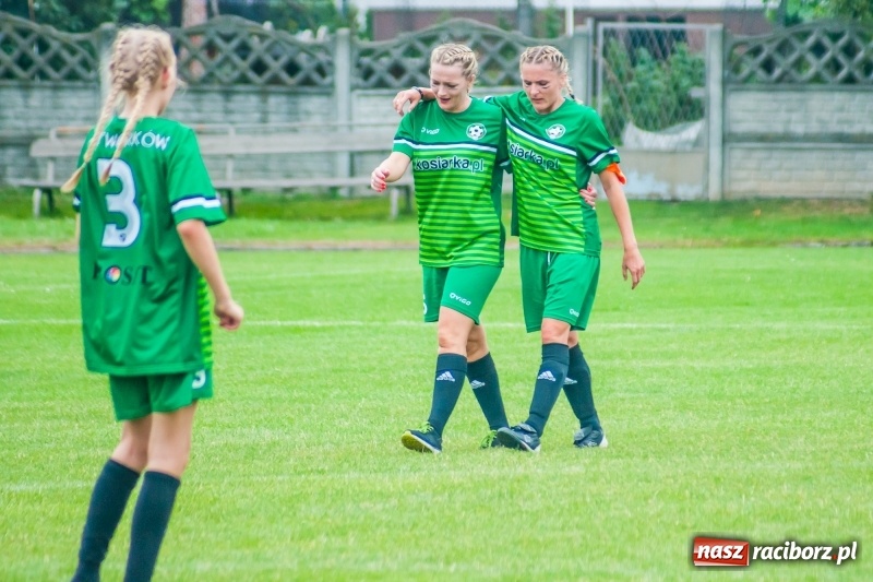 Zdjęcie w galerii na portalu naszraciborz.pl: Mamusie kontra Mamy. Drugi dzień festynu rodzinnego w Tworkowie wiadomości z regionu