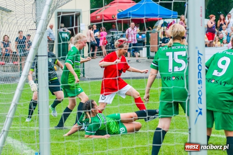 Zdjęcie w galerii na portalu naszraciborz.pl: Mamusie kontra Mamy. Drugi dzień festynu rodzinnego w Tworkowie wiadomości z regionu