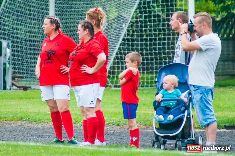 Zdjęcie w galerii na portalu naszraciborz.pl: Mamusie kontra Mamy. Drugi dzień festynu rodzinnego w Tworkowie wiadomości z regionu