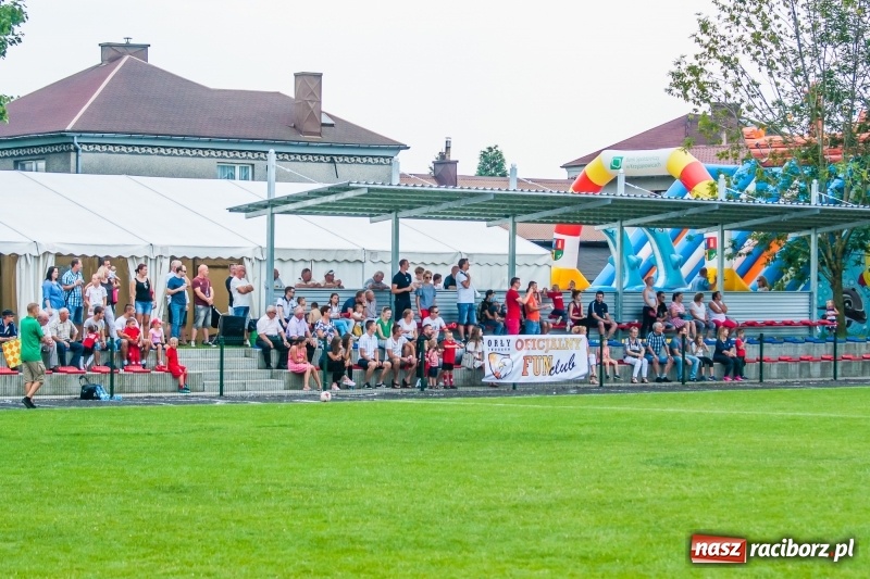Zdjęcie w galerii na portalu naszraciborz.pl: Mamusie kontra Mamy. Drugi dzień festynu rodzinnego w Tworkowie wiadomości z regionu