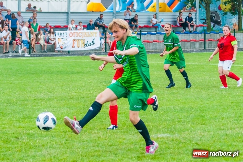 Zdjęcie w galerii na portalu naszraciborz.pl: Mamusie kontra Mamy. Drugi dzień festynu rodzinnego w Tworkowie wiadomości z regionu