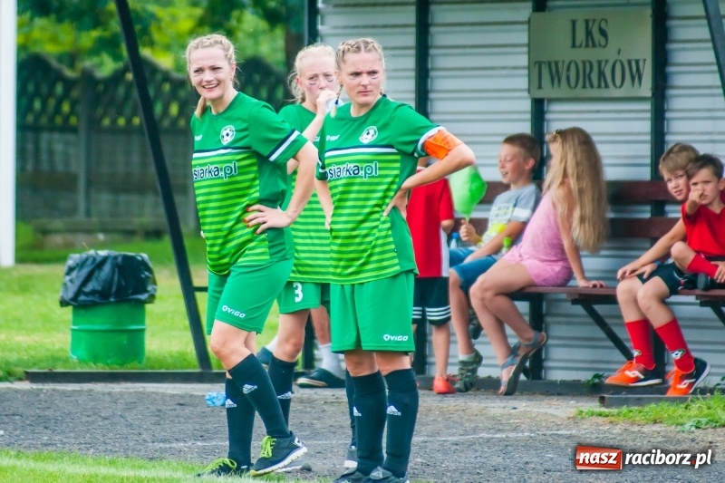 Zdjęcie w galerii na portalu naszraciborz.pl: Mamusie kontra Mamy. Drugi dzień festynu rodzinnego w Tworkowie wiadomości z regionu