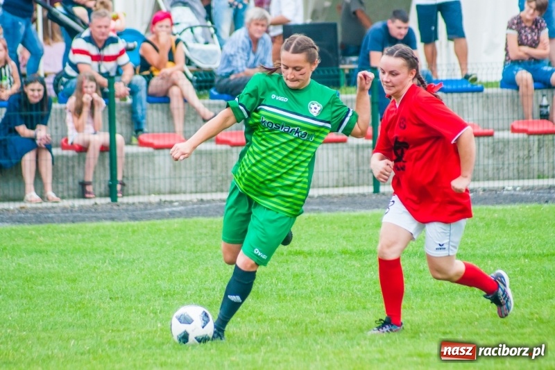 Zdjęcie w galerii na portalu naszraciborz.pl: Mamusie kontra Mamy. Drugi dzień festynu rodzinnego w Tworkowie wiadomości z regionu