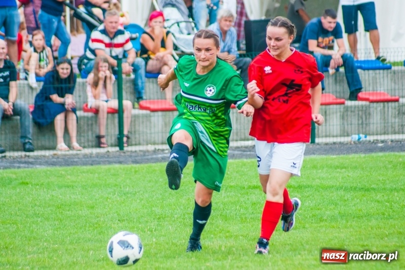 Zdjęcie w galerii na portalu naszraciborz.pl: Mamusie kontra Mamy. Drugi dzień festynu rodzinnego w Tworkowie wiadomości z regionu