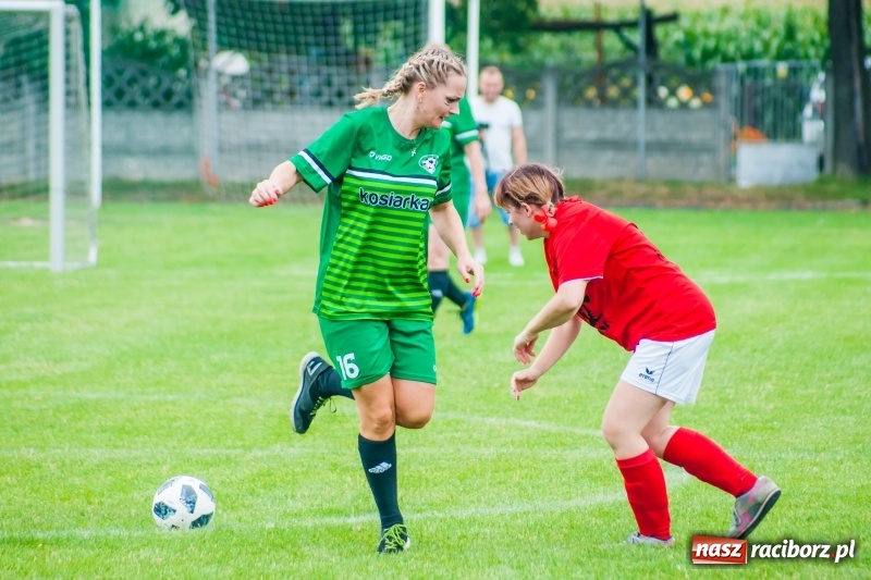 Zdjęcie w galerii na portalu naszraciborz.pl: Mamusie kontra Mamy. Drugi dzień festynu rodzinnego w Tworkowie wiadomości z regionu