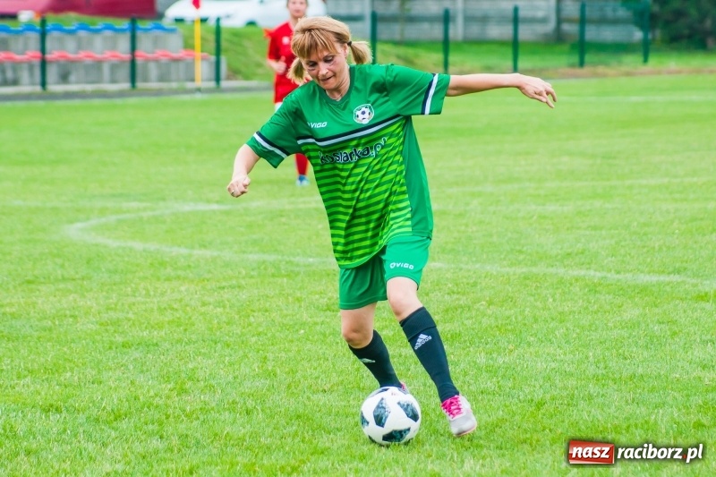 Zdjęcie w galerii na portalu naszraciborz.pl: Mamusie kontra Mamy. Drugi dzień festynu rodzinnego w Tworkowie wiadomości z regionu