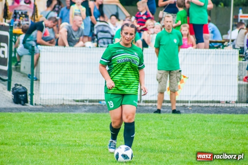 Zdjęcie w galerii na portalu naszraciborz.pl: Mamusie kontra Mamy. Drugi dzień festynu rodzinnego w Tworkowie wiadomości z regionu