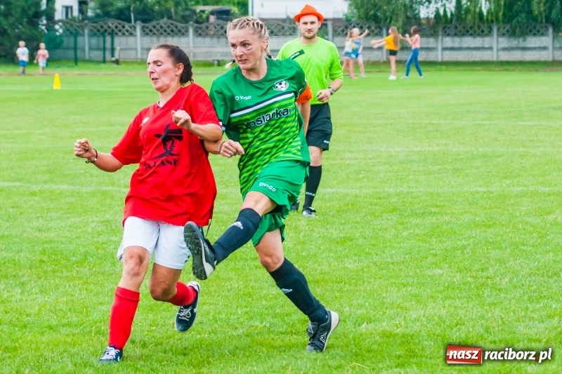 Zdjęcie w galerii na portalu naszraciborz.pl: Mamusie kontra Mamy. Drugi dzień festynu rodzinnego w Tworkowie wiadomości z regionu