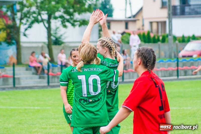 Zdjęcie w galerii na portalu naszraciborz.pl: Mamusie kontra Mamy. Drugi dzień festynu rodzinnego w Tworkowie wiadomości z regionu