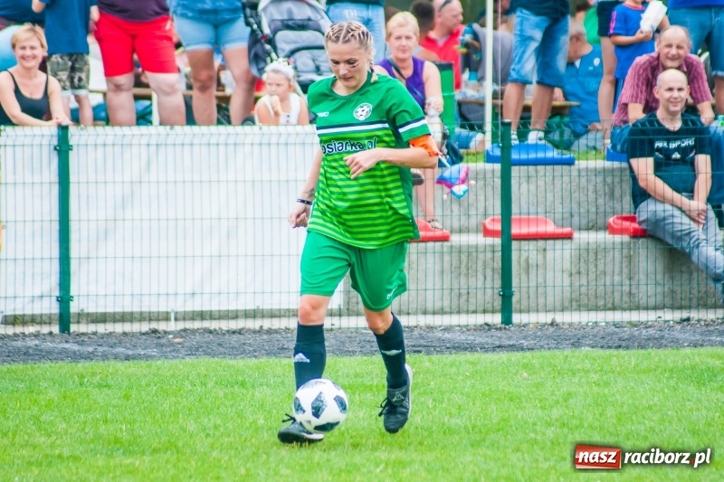 Zdjęcie w galerii na portalu naszraciborz.pl: Mamusie kontra Mamy. Drugi dzień festynu rodzinnego w Tworkowie wiadomości z regionu