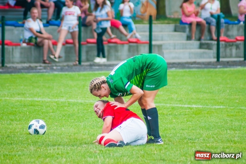 Zdjęcie w galerii na portalu naszraciborz.pl: Mamusie kontra Mamy. Drugi dzień festynu rodzinnego w Tworkowie wiadomości z regionu