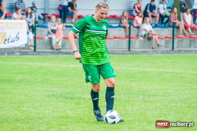 Zdjęcie w galerii na portalu naszraciborz.pl: Mamusie kontra Mamy. Drugi dzień festynu rodzinnego w Tworkowie wiadomości z regionu