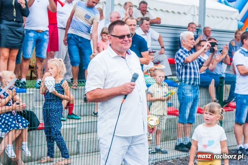 Zdjęcie w galerii na portalu naszraciborz.pl: Mamusie kontra Mamy. Drugi dzień festynu rodzinnego w Tworkowie wiadomości z regionu