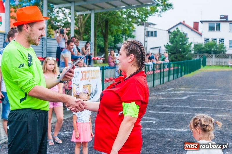 Zdjęcie w galerii na portalu naszraciborz.pl: Mamusie kontra Mamy. Drugi dzień festynu rodzinnego w Tworkowie wiadomości z regionu
