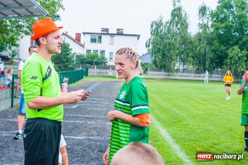 Zdjęcie w galerii na portalu naszraciborz.pl: Mamusie kontra Mamy. Drugi dzień festynu rodzinnego w Tworkowie wiadomości z regionu