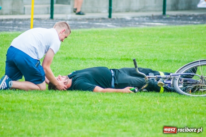 Zdjęcie w galerii na portalu naszraciborz.pl: Mamusie kontra Mamy. Drugi dzień festynu rodzinnego w Tworkowie wiadomości z regionu
