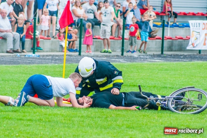Zdjęcie w galerii na portalu naszraciborz.pl: Mamusie kontra Mamy. Drugi dzień festynu rodzinnego w Tworkowie wiadomości z regionu