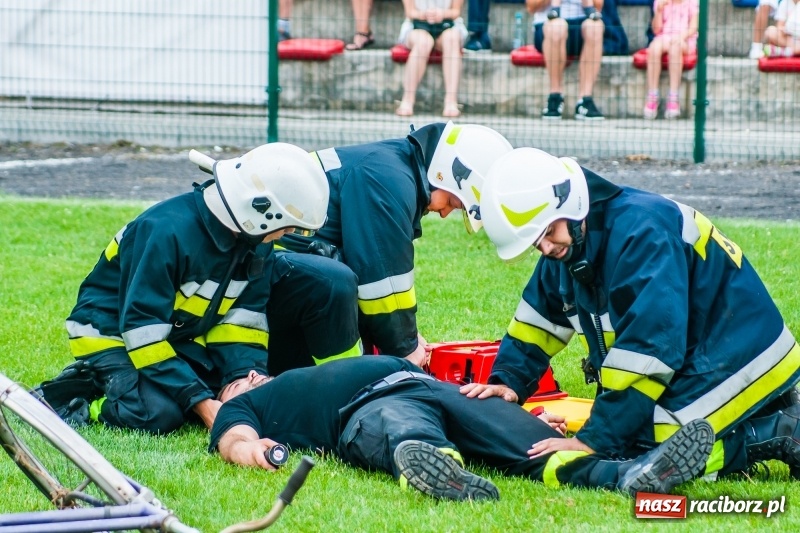 Zdjęcie w galerii na portalu naszraciborz.pl: Mamusie kontra Mamy. Drugi dzień festynu rodzinnego w Tworkowie wiadomości z regionu