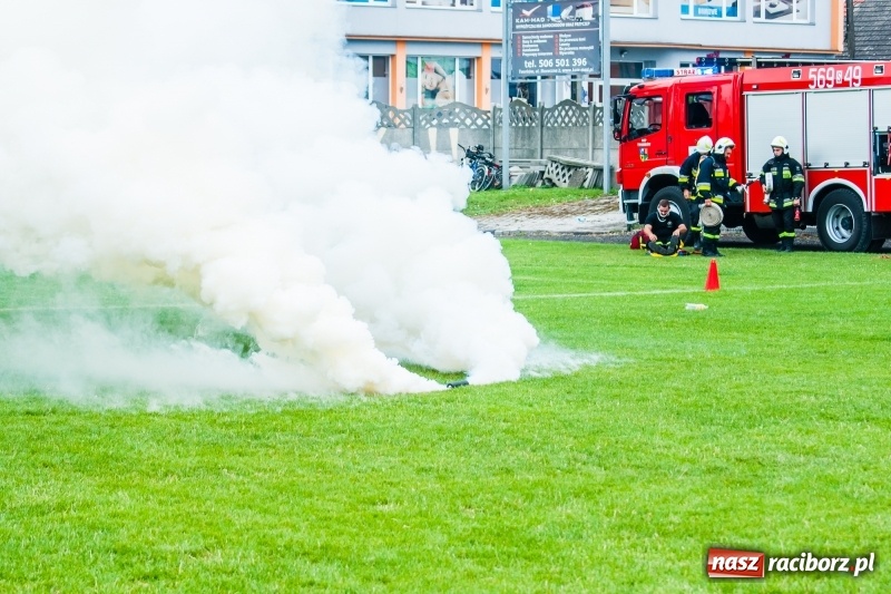 Zdjęcie w galerii na portalu naszraciborz.pl: Mamusie kontra Mamy. Drugi dzień festynu rodzinnego w Tworkowie wiadomości z regionu
