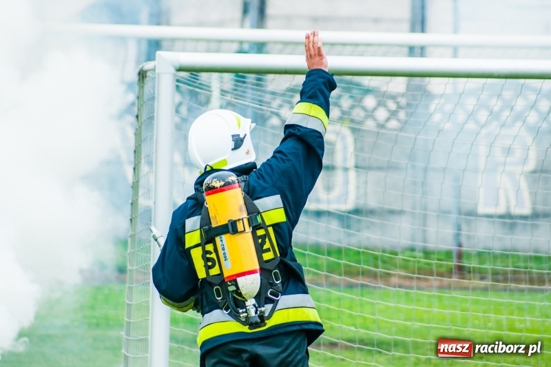 Zdjęcie w galerii na portalu naszraciborz.pl: Mamusie kontra Mamy. Drugi dzień festynu rodzinnego w Tworkowie wiadomości z regionu