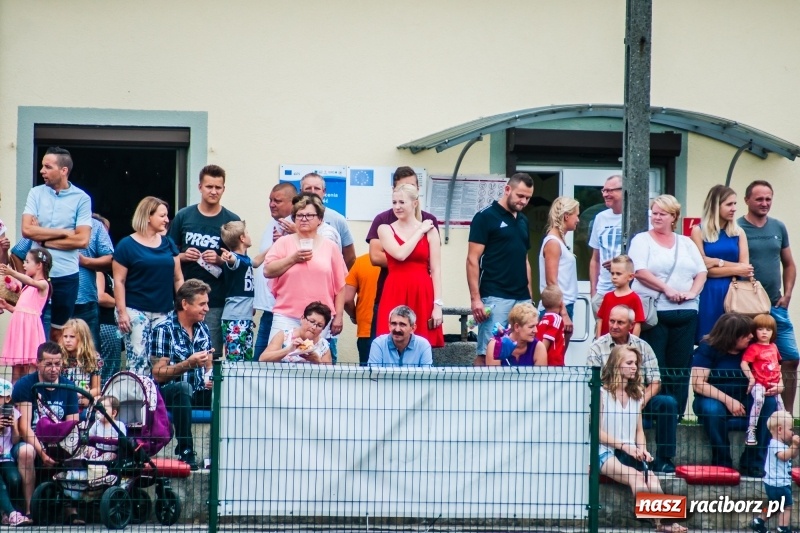 Zdjęcie w galerii na portalu naszraciborz.pl: Mamusie kontra Mamy. Drugi dzień festynu rodzinnego w Tworkowie wiadomości z regionu