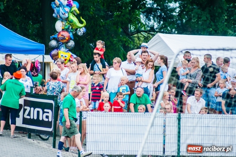 Zdjęcie w galerii na portalu naszraciborz.pl: Mamusie kontra Mamy. Drugi dzień festynu rodzinnego w Tworkowie wiadomości z regionu