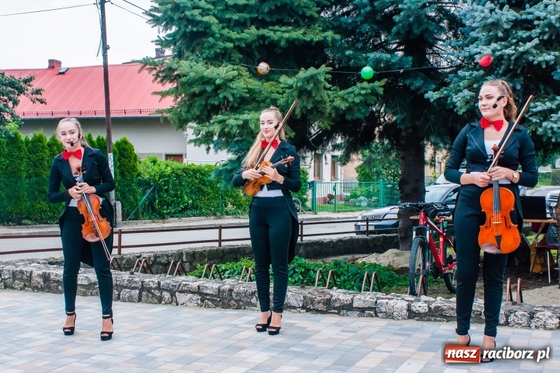 Zdjęcie w galerii na portalu naszraciborz.pl: Kabaret Kałasznikof wywoływał salwy śmiechu w Borucinie wiadomości z regionu