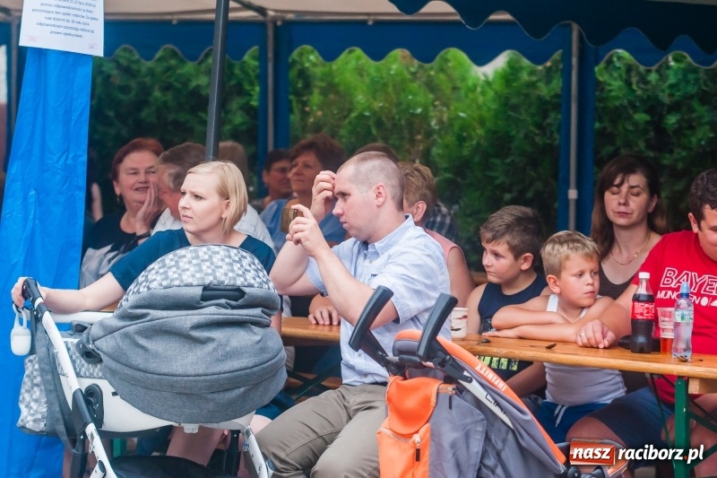 Zdjęcie w galerii na portalu naszraciborz.pl: Kabaret Kałasznikof wywoływał salwy śmiechu w Borucinie wiadomości z regionu