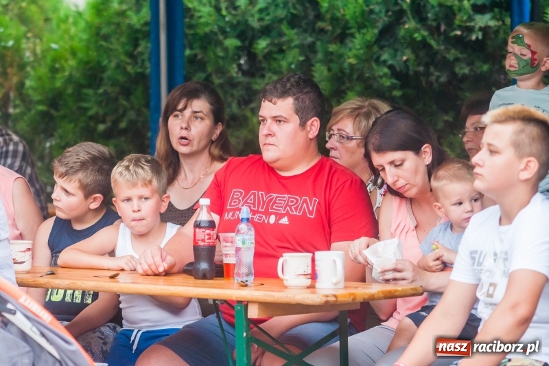 Zdjęcie w galerii na portalu naszraciborz.pl: Kabaret Kałasznikof wywoływał salwy śmiechu w Borucinie wiadomości z regionu