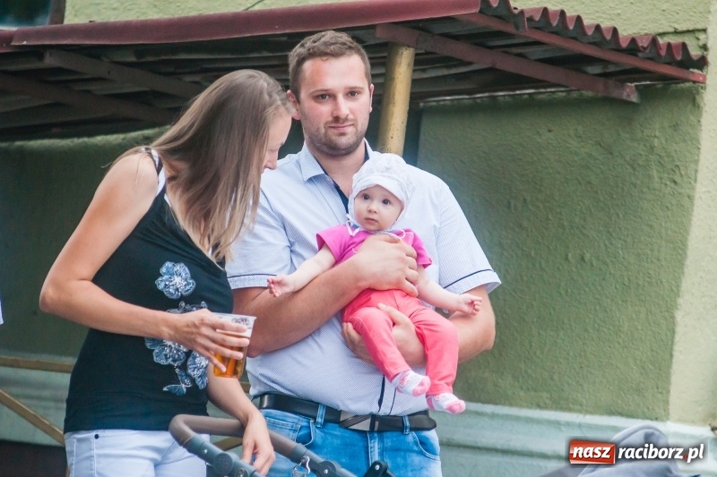 Zdjęcie w galerii na portalu naszraciborz.pl: Kabaret Kałasznikof wywoływał salwy śmiechu w Borucinie wiadomości z regionu