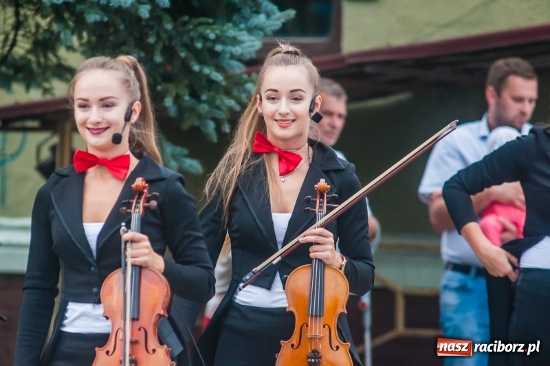 Zdjęcie w galerii na portalu naszraciborz.pl: Kabaret Kałasznikof wywoływał salwy śmiechu w Borucinie wiadomości z regionu