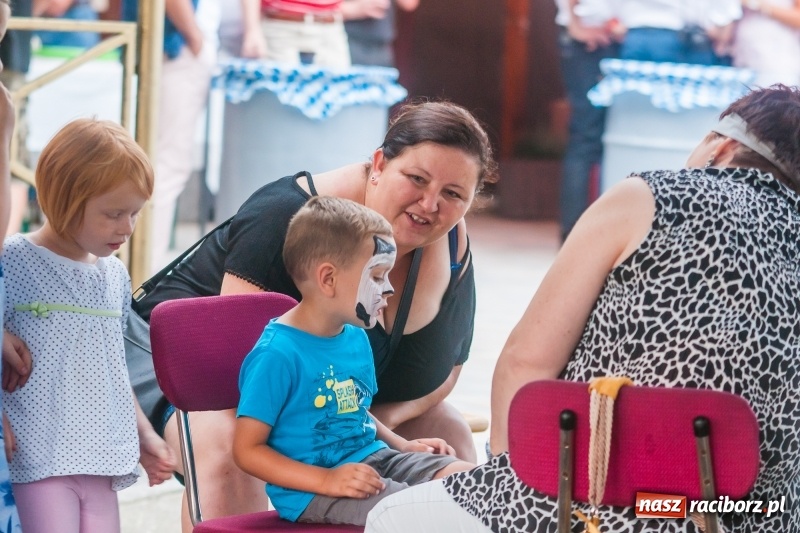 Zdjęcie w galerii na portalu naszraciborz.pl: Kabaret Kałasznikof wywoływał salwy śmiechu w Borucinie wiadomości z regionu
