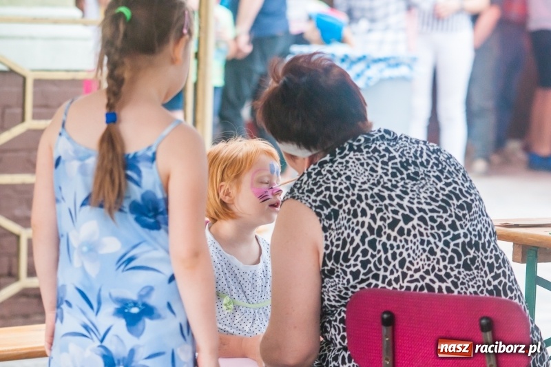 Zdjęcie w galerii na portalu naszraciborz.pl: Kabaret Kałasznikof wywoływał salwy śmiechu w Borucinie wiadomości z regionu